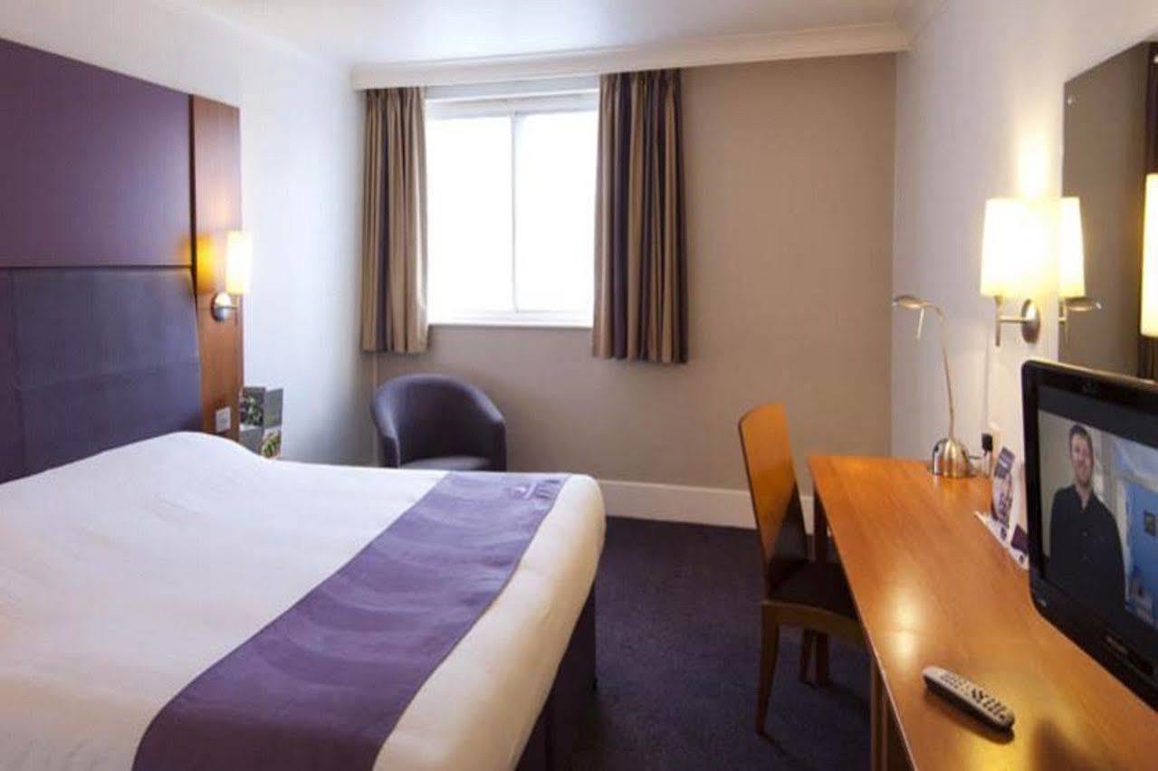 Premier Inn Birmingham South - Hall Green Kültér fotó